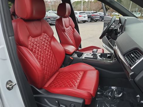 Used 2023 Audi SQ5 Premium Plus w/ Premium Plus Package image 10
