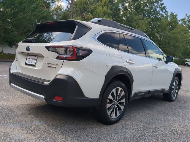 Used 2025 Subaru Outback Touring AWD/4WD image 4