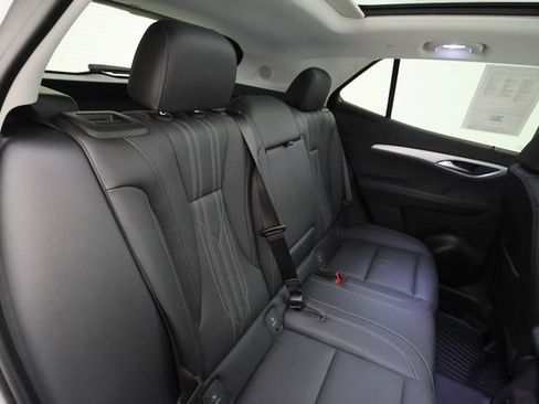 Used 2024 Buick Envision Avenir image 23