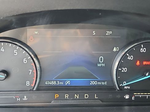 Used 2023 Ford Explorer XLT w/ Equipment Group 202A image 24