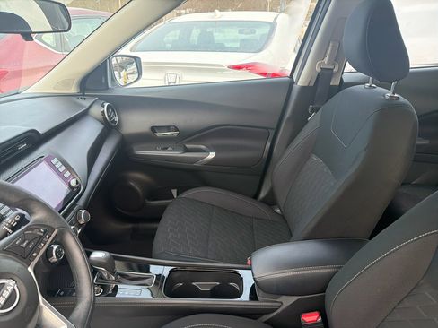 Used 2024 Nissan Kicks SV image 15