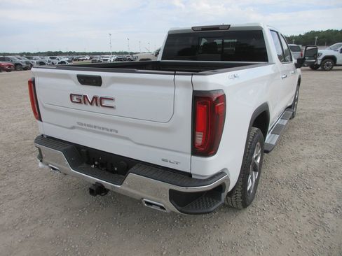 New 2026 GMC Sierra 1500 SLT w/ SLT Premium Plus Package AWD/4WD image 5
