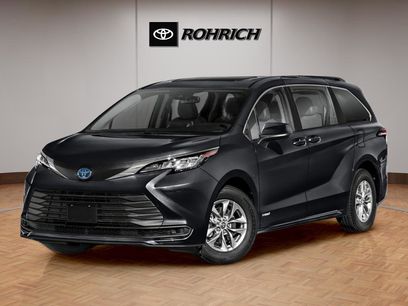New 2025 Toyota Sienna XLE
