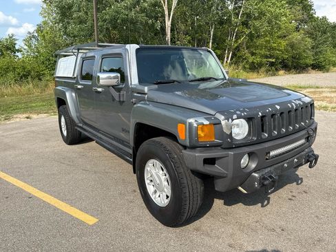 Used 2009 HUMMER H3T Alpha AWD/4WD image 3