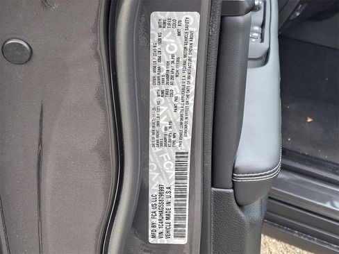 New 2025 Jeep Grand Cherokee Altitude image 11