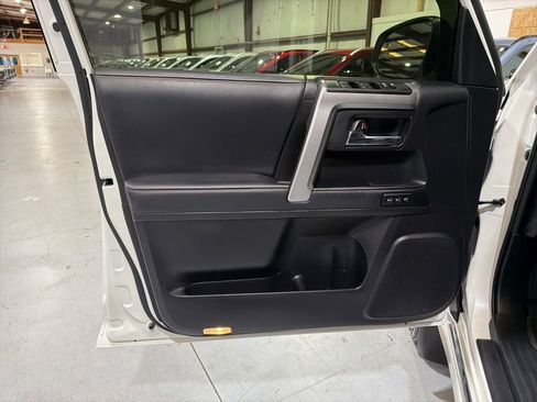 Used 2023 Toyota 4Runner Limited image 25