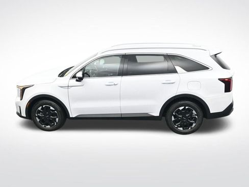 Used 2024 Kia Sorento S image 29
