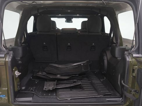 Used 2024 Jeep Wrangler Unlimited AWD/4WD image 9