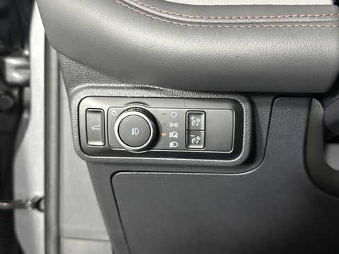 Used 2025 Ford Explorer Active w/ Active Comfort Package AWD/4WD image 28