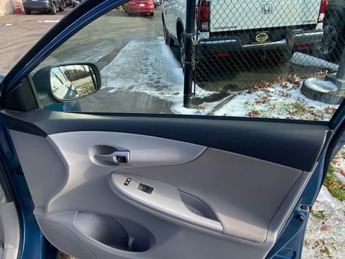 Used 2013 Toyota Corolla LE Special Edition image 12