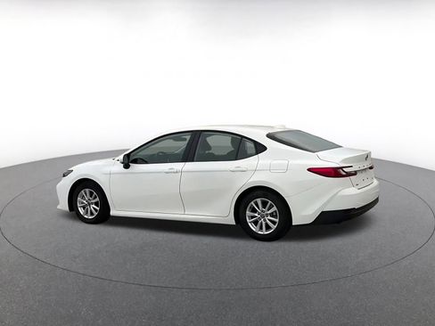 Used 2025 Toyota Camry LE image 10