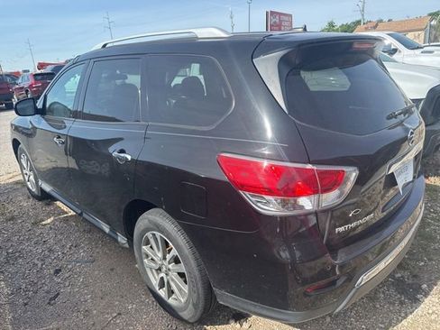 Used 2014 Nissan Pathfinder SV FWD image 4