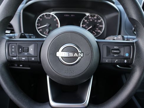 Used 2024 Nissan Rogue SV AWD/4WD image 20