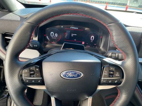 Used 2025 Ford Explorer ST-Line w/ ST-Line Street Pack image 31