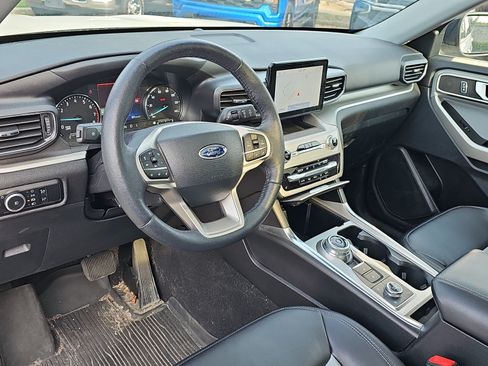 Used 2023 Ford Explorer XLT w/ Equipment Group 202A AWD/4WD image 11