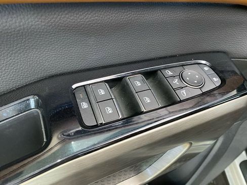 Used 2024 Nissan Pathfinder Platinum w/ Cargo Package image 11