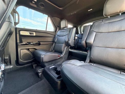 Used 2021 Ford Explorer ST w/ Equipment Group 401A AWD/4WD image 18
