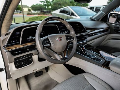 Used 2023 Cadillac Escalade Sport Platinum w/ LPO, ONYX Package AWD/4WD image 12