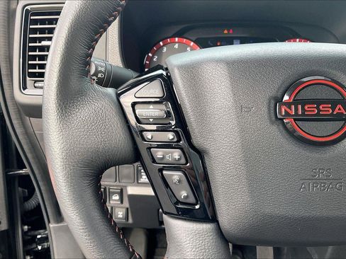 Used 2024 Nissan Frontier PRO-4X w/ Pro Convenience Package image 19