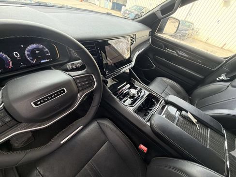 Used 2022 Jeep Wagoneer Series III AWD/4WD image 20