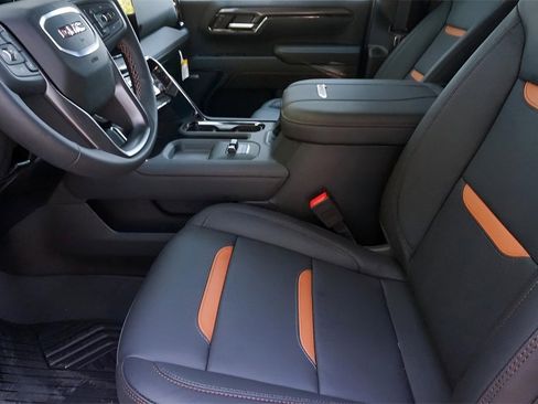 Used 2025 GMC Sierra 2500 AT4 w/ AT4 Premium Plus Package image 15