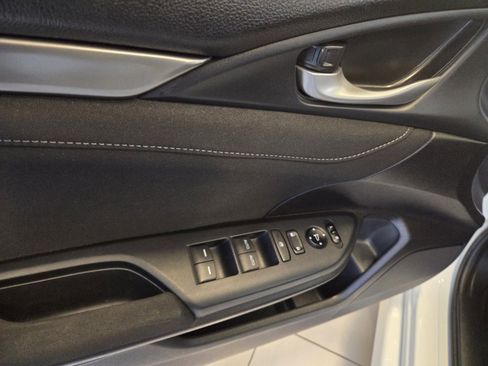 Used 2019 Honda Civic EX image 12