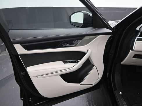 New 2026 Jaguar F-PACE R-Dynamic S image 18