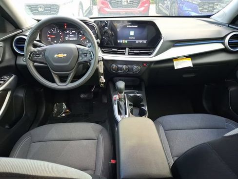 Used 2026 Chevrolet Trax LS w/ LS Convenience Package FWD image 7