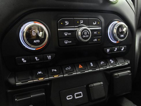 Used 2021 GMC Sierra 1500 Denali w/ Driver Alert Package II AWD/4WD image 30