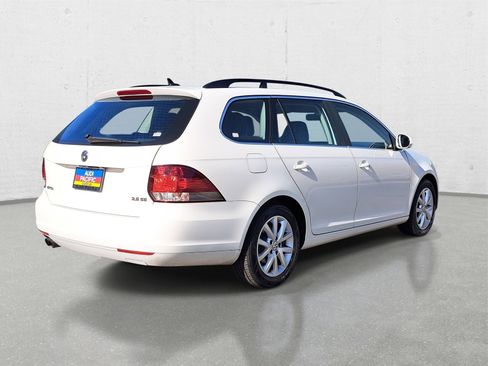 Used 2014 Volkswagen Jetta SportWagen image 5