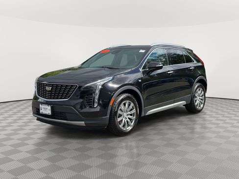 Used 2021 Cadillac XT4 Premium Luxury w/ Cold Weather Package AWD/4WD image 3
