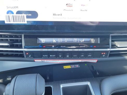 New 2026 Toyota Sienna XLE AWD/4WD image 25