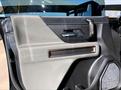 Used 2024 GMC Hummer EV 3X image 19