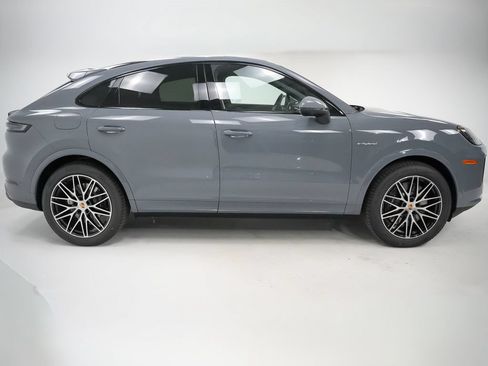 Certified 2026 Porsche Cayenne E-Hybrid Coupe AWD/4WD image 6