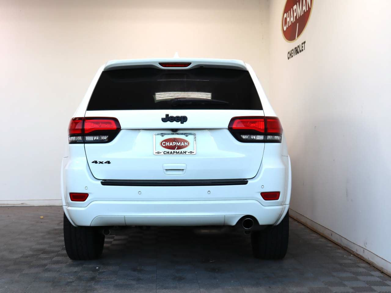 Used 2018 Jeep Grand Cherokee Altitude AWD/4WD image 6