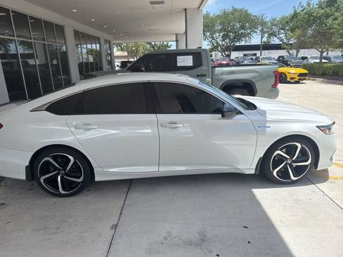 Used 2022 Honda Accord Sport image 3