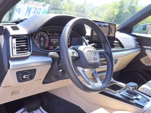Used 2024 Audi Q5 2.0T Premium Plus w/ Premium Plus Package AWD/4WD image 10