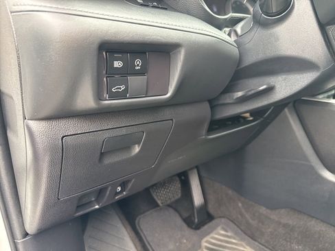 Used 2023 Toyota Highlander XLE image 14