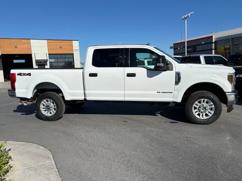 Used 2019 Ford F250 XLT w/ Snow Plow Prep Package AWD/4WD image 5