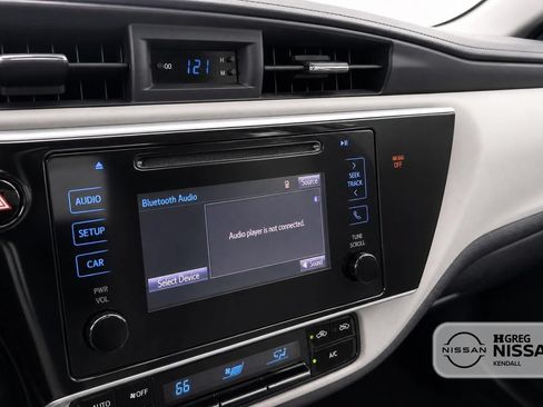 Used 2018 Toyota Corolla LE FWD image 7
