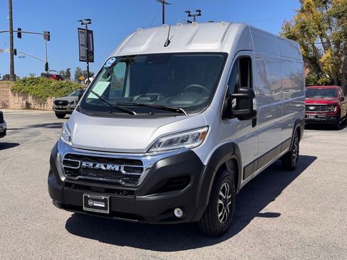 Used 2025 RAM ProMaster 2500 w/ Quick Order Package 22G SLT FWD image 4
