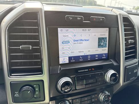 Used 2019 Ford F150 Lariat w/ Equipment Group 502A Luxury AWD/4WD image 27