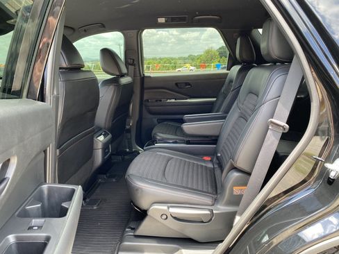 Used 2024 Nissan Pathfinder Rock Creek AWD/4WD image 17