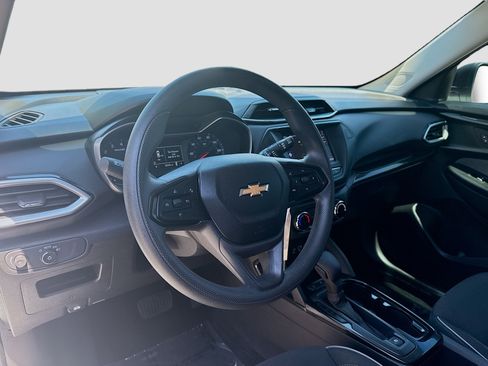 Used 2022 Chevrolet TrailBlazer LS image 9