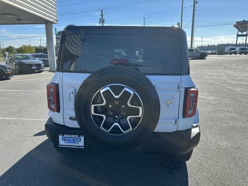 Used 2025 Ford Bronco Outer Banks AWD/4WD image 3