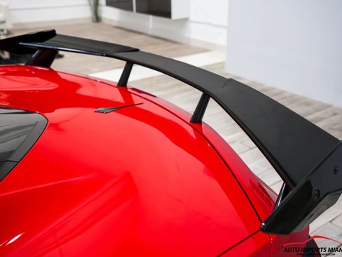 Used 2021 Chevrolet Corvette Stingray Coupe w/ Z51 Performance Package RWD image 20