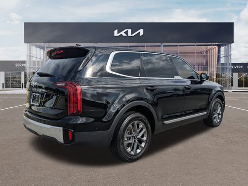 Certified 2024 Kia Telluride LX image 4