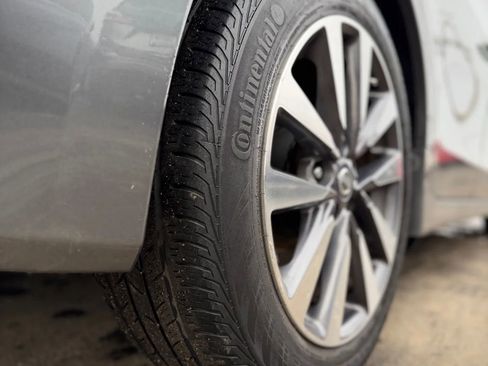 Used 2017 Nissan Altima 2.5 SV w/ Interior Lighting Package image 27