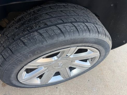 Used 2017 Cadillac Escalade ESV Premium Luxury image 15