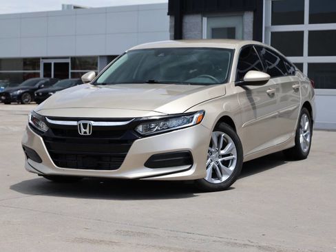 Used 2018 Honda Accord LX image 3